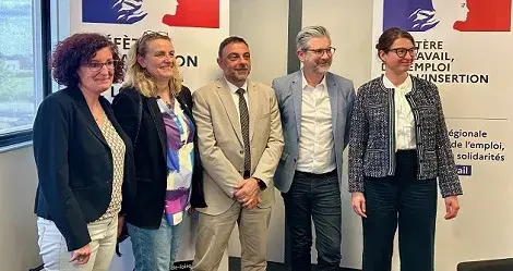 jpg/l470_2__signataires_convention_travail_illegal_coiffure_du_15avril2024.jpg